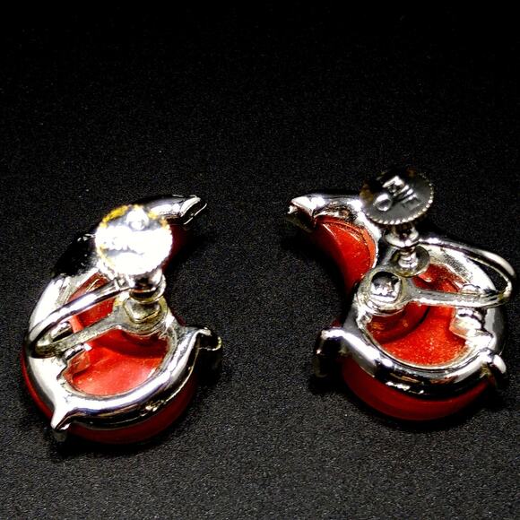 Vintage Lisner Red Screw-Back Earrings, Moonglow Silver Tone, 1950s - Picture 5 of 10